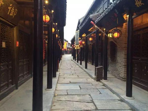 携手上大学前打耳洞会让人觉得不正经吗?,打开知识星球的大门!